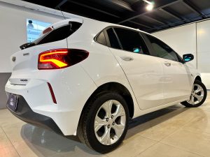 Chevrolet Onix PREMIER TURBO 1.0 MT 6 AIRBAGS 5Puertas 2020