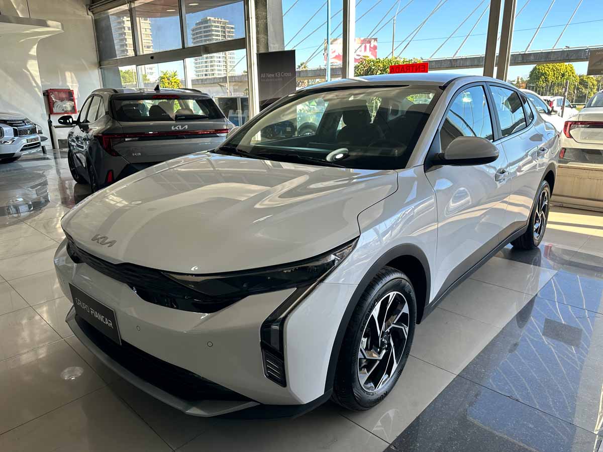 KIA ALL NEW K3 EX ADAS SEDAN AUTOMATICO 6 VELOCIDADES 2024 0KM