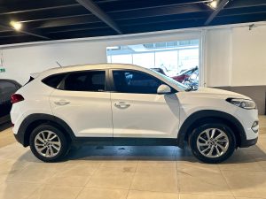 HYUNDAI TUCSON 2.0 GL VALUE MT SUV 2016