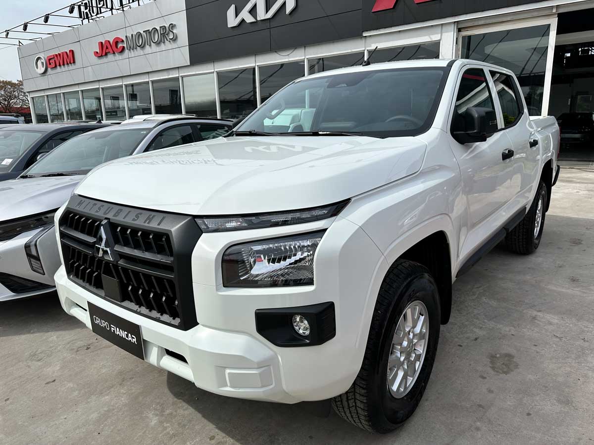 MITSUBISHI L200 NEW DC 2.4N MT 4x2 LEASING 0KM