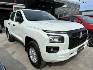 MITSUBISHI L200 NEW DC 2.4N MT 4x2 LEASING 0KM