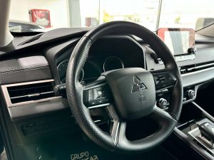 MITSUBISHI NEW OUTLANDER 2.5 7PLAZAS AT 4X2 SUV 2023