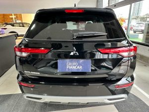 MITSUBISHI NEW OUTLANDER 2.5 7PLAZAS AT 4X2 SUV 2023