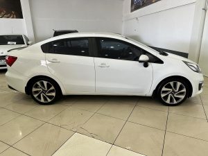 KIA RIO EX SEDAN CAJA DE 6 EXTRA FULL 2016