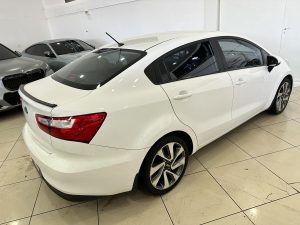 KIA RIO EX SEDAN CAJA DE 6 EXTRA FULL 2016