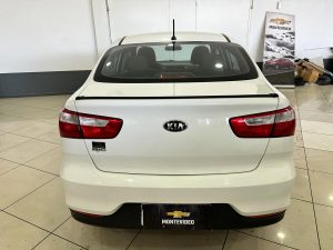 KIA RIO EX SEDAN CAJA DE 6 EXTRA FULL 2016