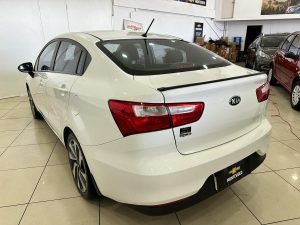 KIA RIO EX SEDAN CAJA DE 6 EXTRA FULL 2016