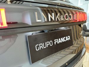 Lynk & Co 09 Halo MHEV 2.0 Turbo 7 Plazas 0KM 2025