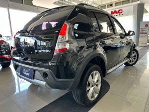 RENAULT SANDERO STEPWAY PRIVILEGE HATCH 5 PTS 2015