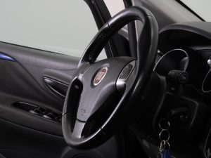 FIAT PUNTO ATTRACTIVE 1.4 MT 2013