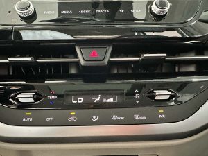 Kia Carens EX PLUS AT 6 Pasajeros 2025