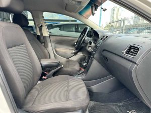 VOLKSWAGEN POLO HIGHLINE SEDAN AT 1.6 EXTRA FULL 2015