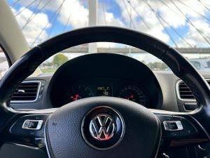 VOLKSWAGEN POLO HIGHLINE SEDAN AT 1.6 EXTRA FULL 2015