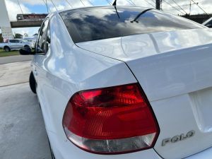 VOLKSWAGEN POLO HIGHLINE SEDAN AT 1.6 EXTRA FULL 2015