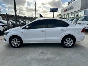 VOLKSWAGEN POLO HIGHLINE SEDAN AT 1.6 EXTRA FULL 2015