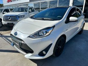 TOYOTA PRIUS C HYBRID AT EXTRA FULL 2019
