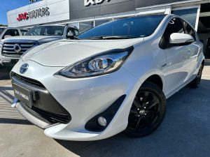 TOYOTA PRIUS C HYBRID AT EXTRA FULL 2019