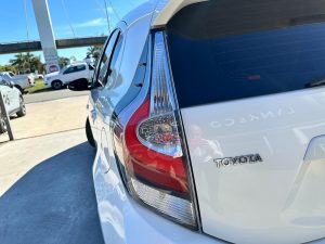 TOYOTA PRIUS C HYBRID AT EXTRA FULL 2019