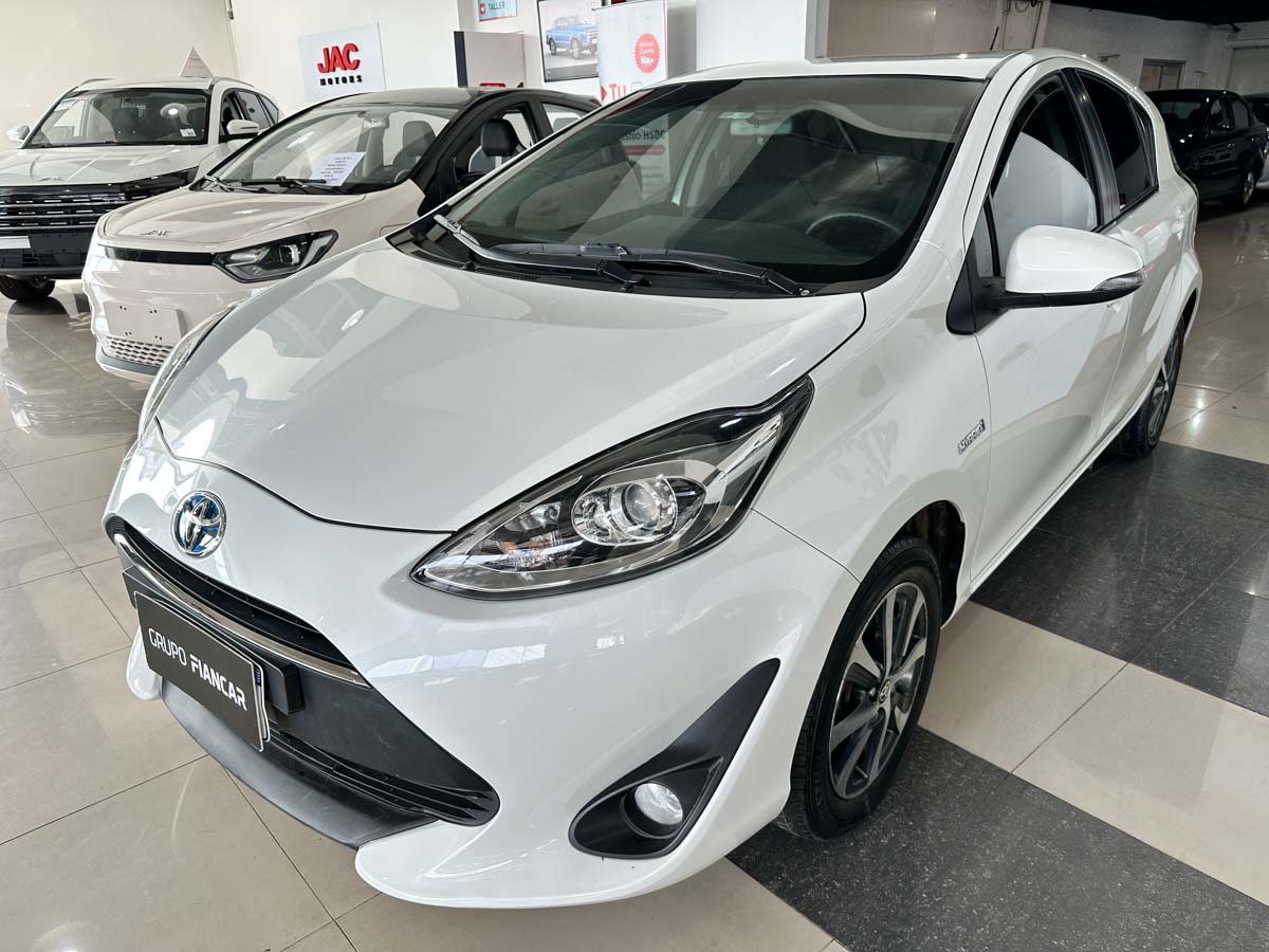 TOYOTA PRIUS C HYBRID 1.5 EXTRA FULL AT 2019