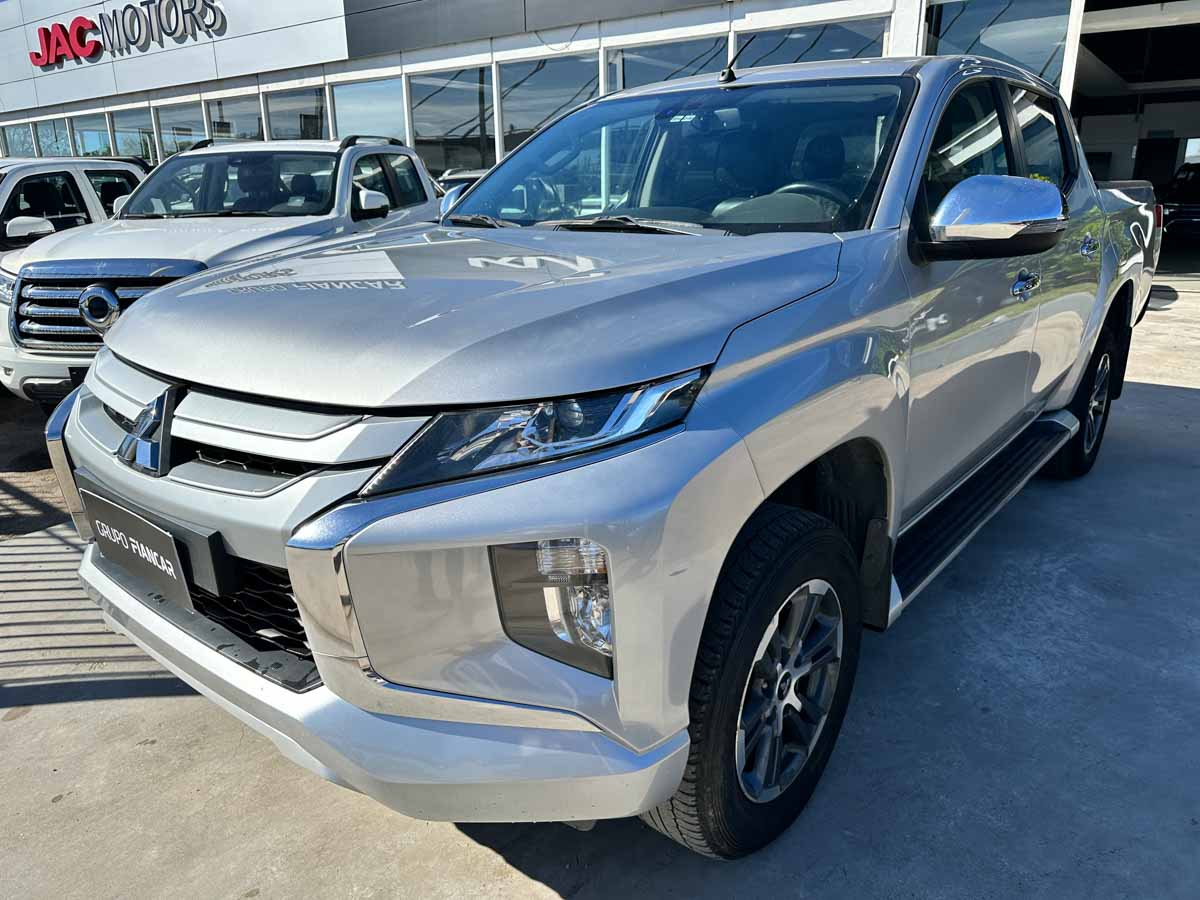 MITSUBISHI L200 2.4 DIT 4x4 MT DC 2022
