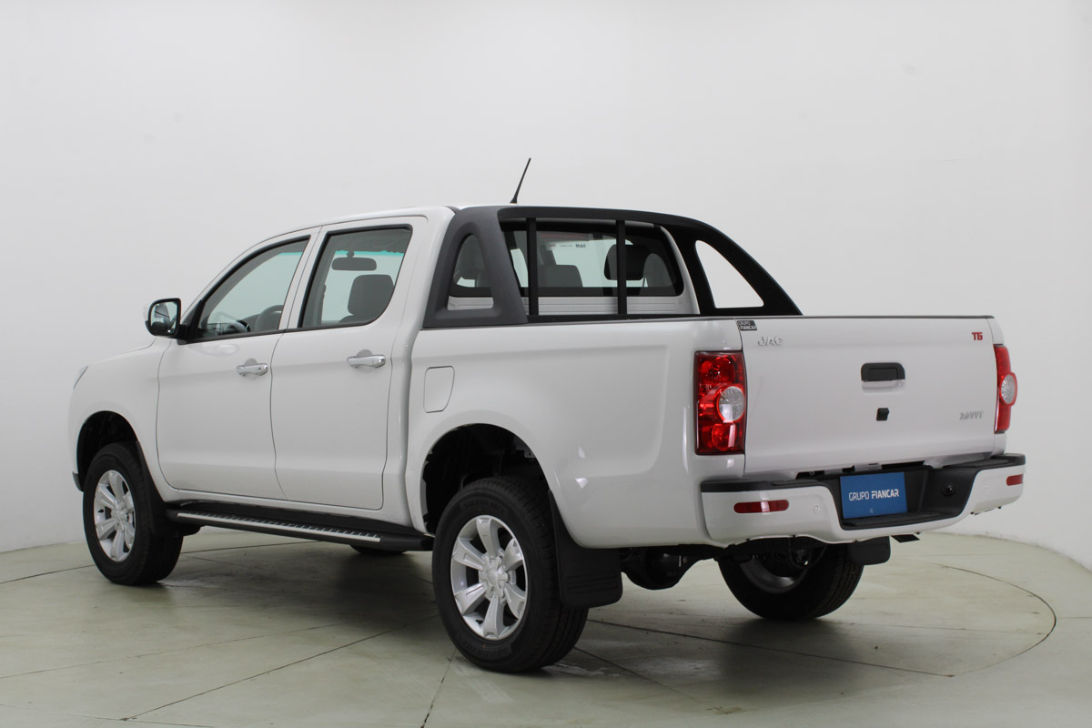 JAC T6 Luxury DOBLE CABINA 4X2 2.0 VVT 0KM 2025