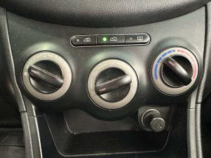 HYUNDAI i10 1.1 GL 5 PTS 2012