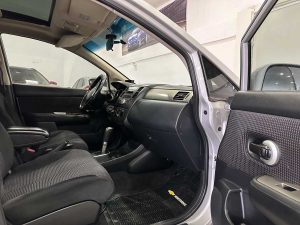 NISSAN TIIDA HB EXTRA FULL 1.8 AT 2011