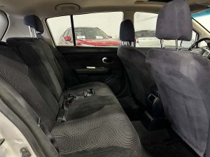 NISSAN TIIDA HB EXTRA FULL 1.8 AT 2011