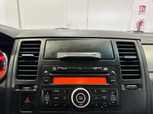 NISSAN TIIDA HB EXTRA FULL 1.8 AT 2011