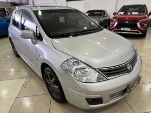 NISSAN TIIDA HB EXTRA FULL 1.8 AT 2011