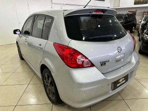 NISSAN TIIDA HB EXTRA FULL 1.8 AT 2011