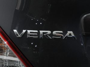 NISSAN VERSA EXTRA FULL 1.6 MT 2019