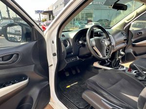 NISSAN NP300 FRONTIER 4X2 2.5 NAFTA FULL2019