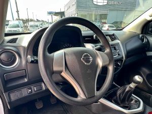 NISSAN NP300 FRONTIER 4X2 2.5 NAFTA FULL2019