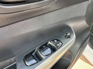 NISSAN NP300 FRONTIER 4X2 2.5 NAFTA FULL2019