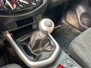NISSAN NP300 FRONTIER 4X2 2.5 NAFTA FULL2019