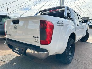 NISSAN NP300 FRONTIER 4X2 2.5 NAFTA FULL2019