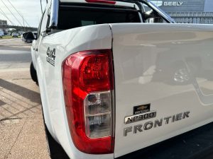NISSAN NP300 FRONTIER 4X2 2.5 NAFTA FULL2019