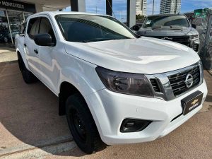 NISSAN NP300 FRONTIER 4X2 2.5 NAFTA FULL2019