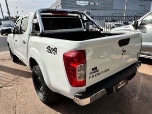 NISSAN NP300 FRONTIER 4X2 2.5 NAFTA FULL2019