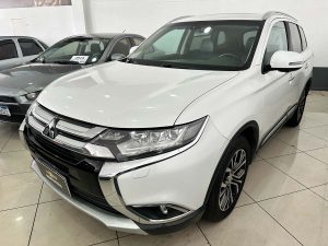 MITSUBISHI OUTLANDER 4X4 3.0 V6 AT 7 PASAJEROS 2018