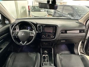 MITSUBISHI OUTLANDER 4X4 3.0 V6 AT 7 PASAJEROS 2018