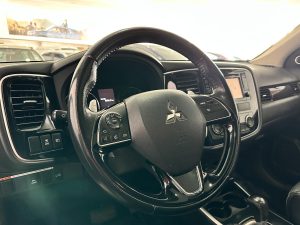 MITSUBISHI OUTLANDER 4X4 3.0 V6 AT 7 PASAJEROS 2018