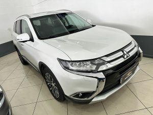 MITSUBISHI OUTLANDER 4X4 3.0 V6 AT 7 PASAJEROS 2018