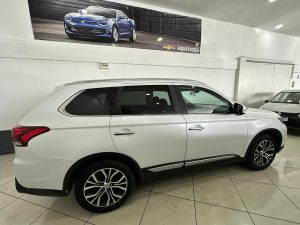MITSUBISHI OUTLANDER 4X4 3.0 V6 AT 7 PASAJEROS 2018