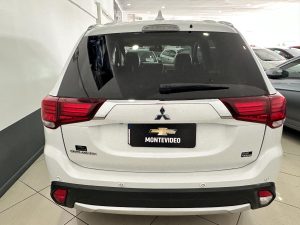 MITSUBISHI OUTLANDER 4X4 3.0 V6 AT 7 PASAJEROS 2018