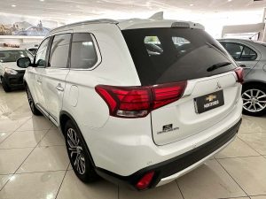 MITSUBISHI OUTLANDER 4X4 3.0 V6 AT 7 PASAJEROS 2018