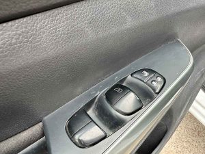 NISSAN FRONTIER MT6 4X2 DC 2.5 DIESEL FULL 2023