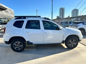 RENAULT DUSTER PRIVILEGE 2.0 MT 4X4 EXTRA FULL 2017