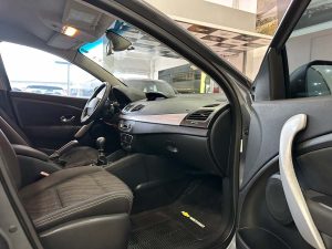 RENAULT FLUENCE DYNAMIQUE 2.0 MT EXTRA FULL 2011